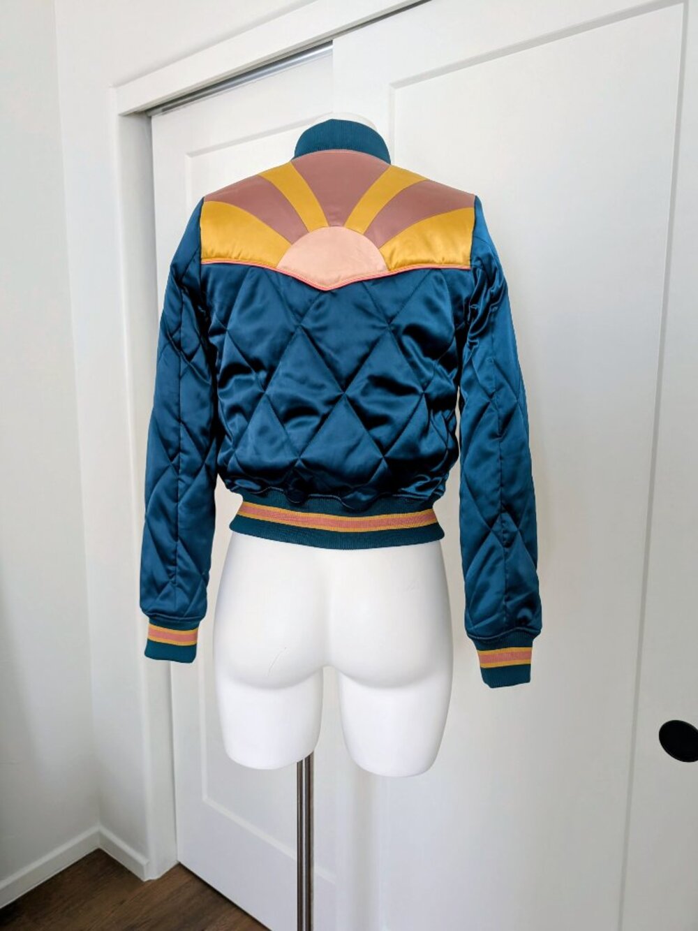 Like New Classic Rock Couture Peacock Rising Sun Satin Bomber Jacket XS CRC